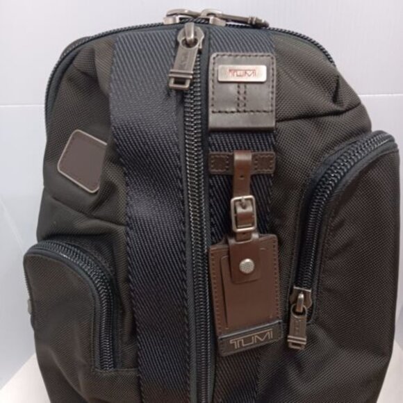 Tumi | Bags | Tumi Alpha Bravo Saratoga Hickoryblack With